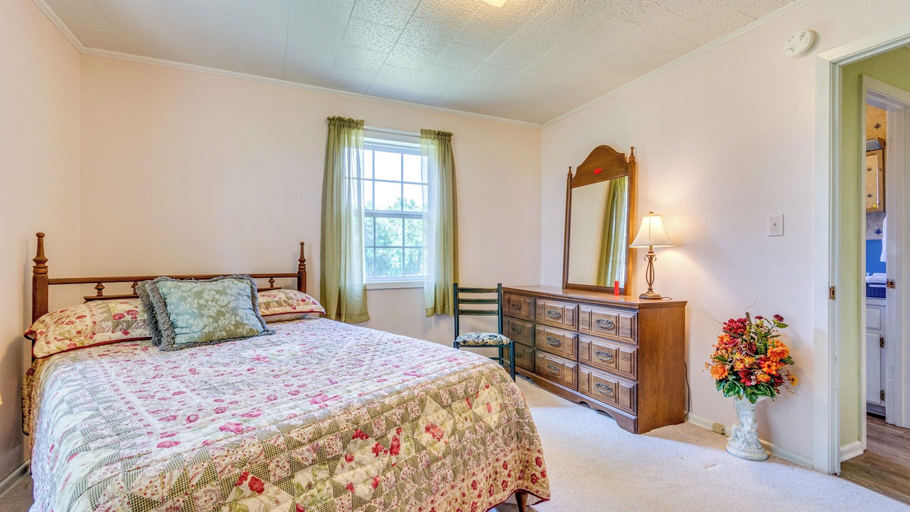 Photo of Bedroom in Centerville
