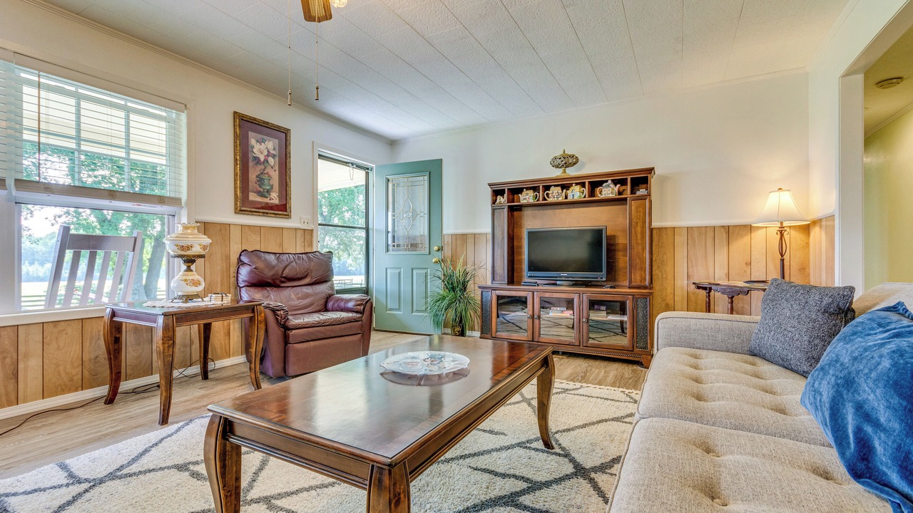 Photo of Livingroom in Centerville