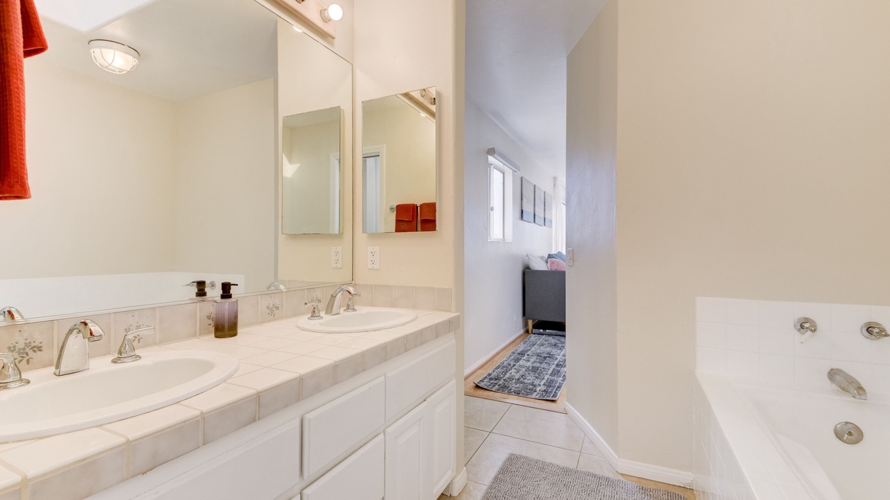 Photo of Bathroom in South Mission Beach