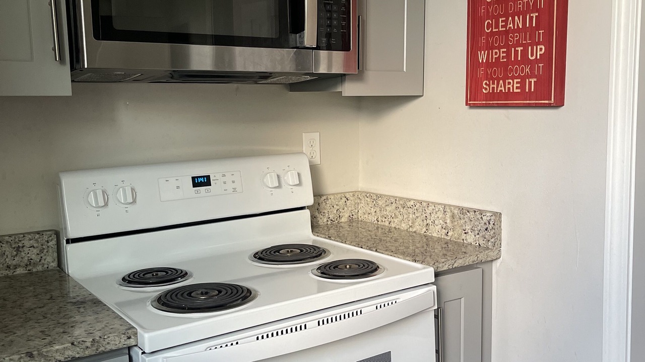 Photo of Kitchen in Kenner - Louis Armstrong International Airport