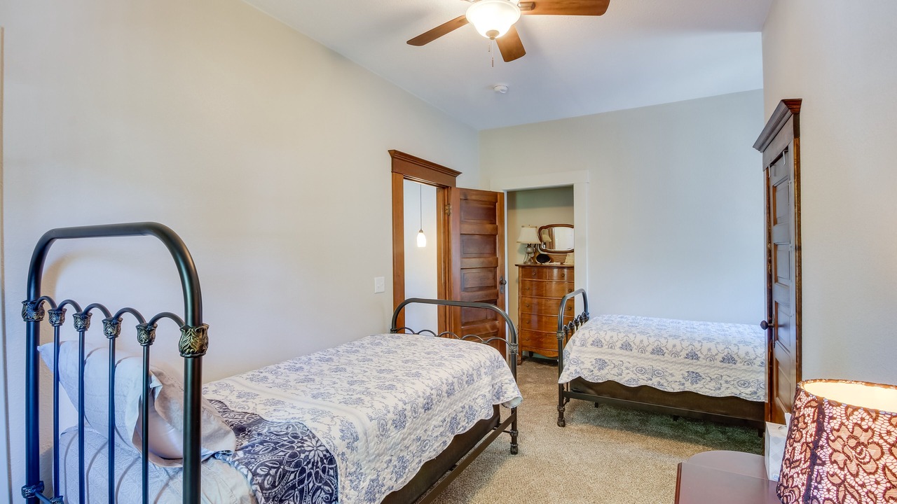 Photo of Bedroom in Chanute