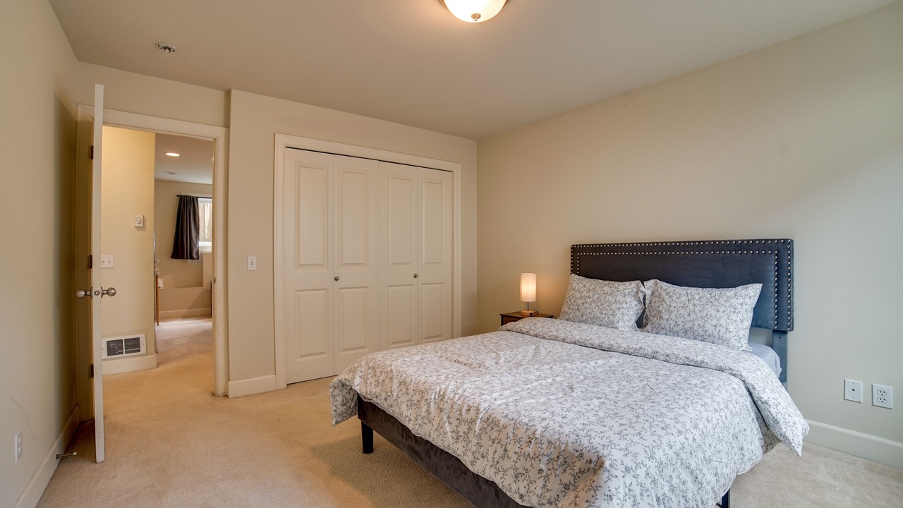 Photo of Bedroom in Greenwood