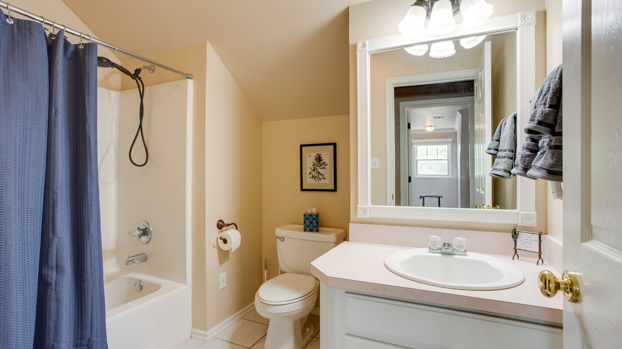 Photo of Bathroom in Cedar Valley