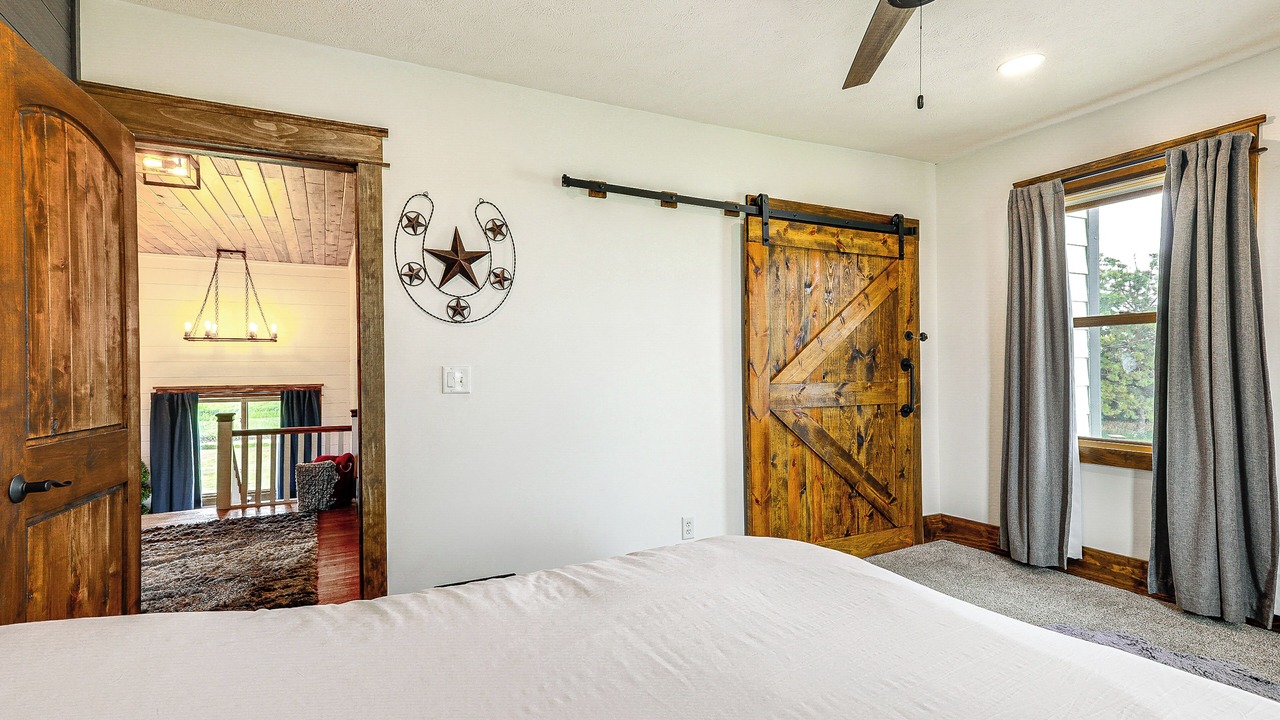 Photo of Bedroom in Seward County