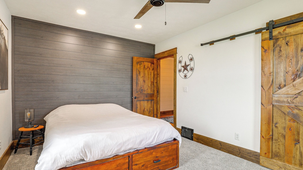 Photo of Bedroom in Seward County