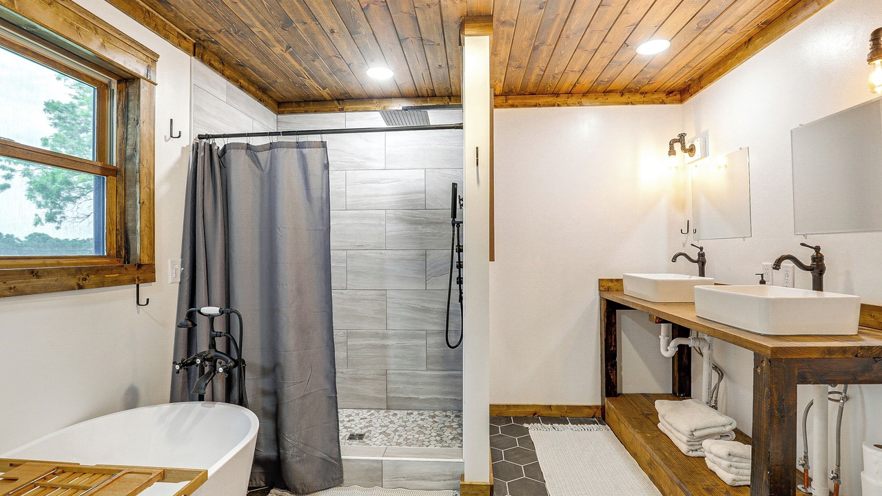 Photo of Bathroom in Seward County