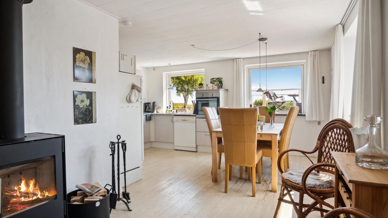 Photo of Others in Frolunde