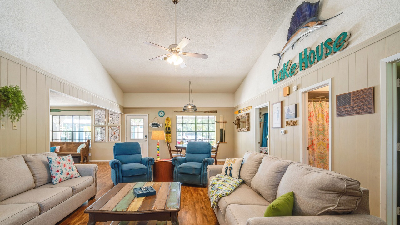 Photo of Livingroom in Chico