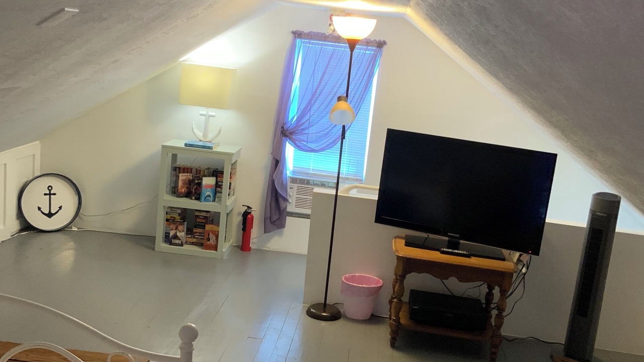 Photo of Bedroom in Jamestown