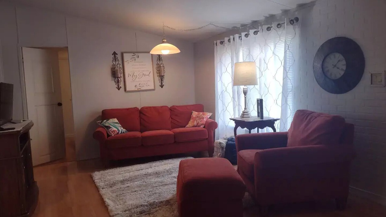 Photo of Others in Bird In Hand