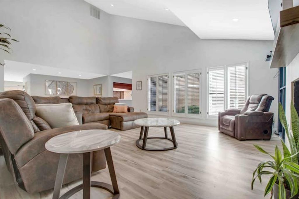 Photo of Livingroom in North by Northwest