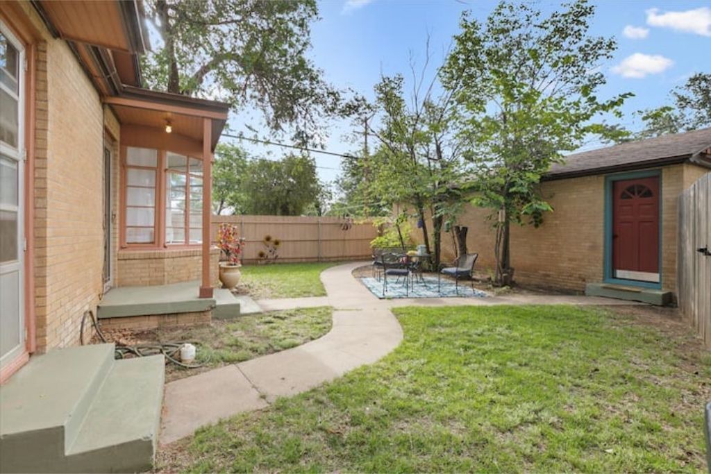 Photo of Patio Balcony in Heart of Lubbock