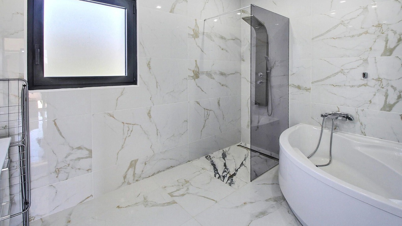 Photo of Bathroom in Pont-Saint-Esprit