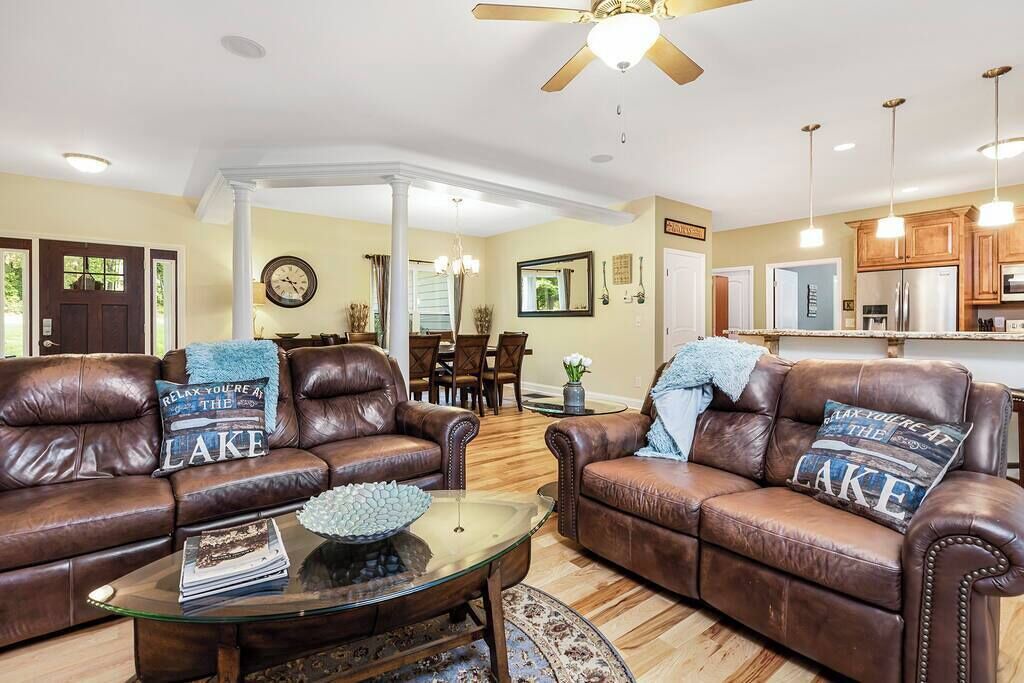 Photo of Livingroom in Lake Norman of Catawba