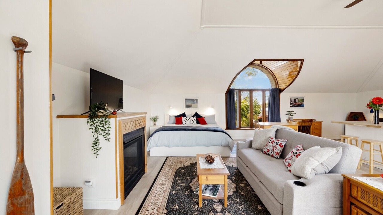 Photo of Livingroom in Bracebridge