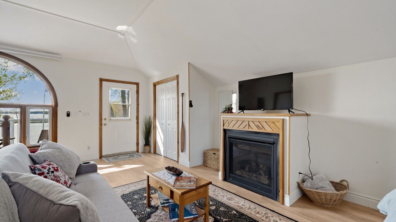 Photo of Livingroom in Bracebridge