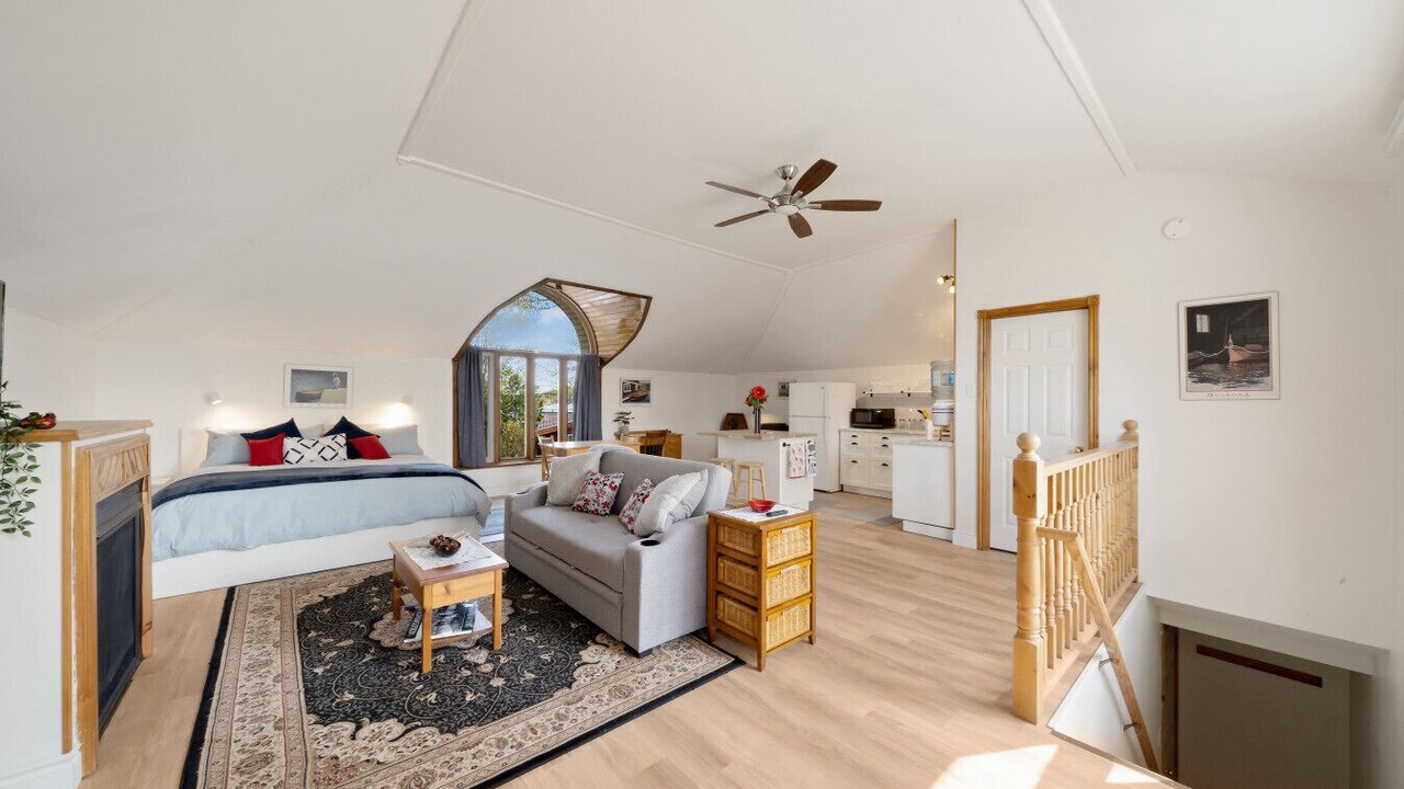 Photo of Livingroom in Bracebridge