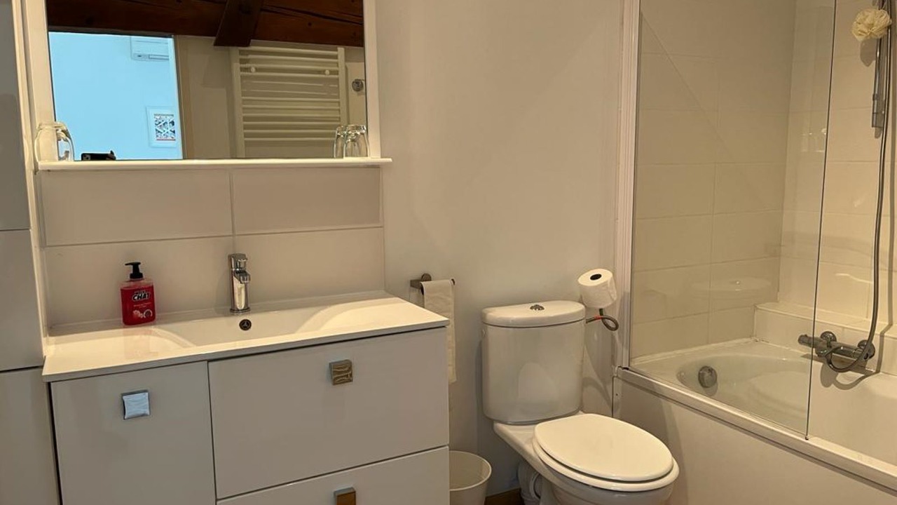 Photo of Bathroom in Sainte-Foy-d'Aigrefeuille