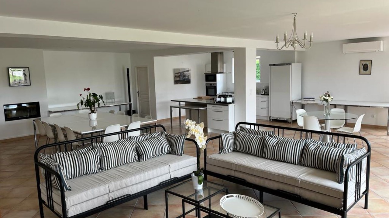 Photo of Livingroom in Sainte-Foy-d'Aigrefeuille