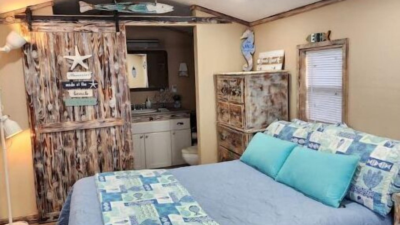 Photo of Bedroom in Perry