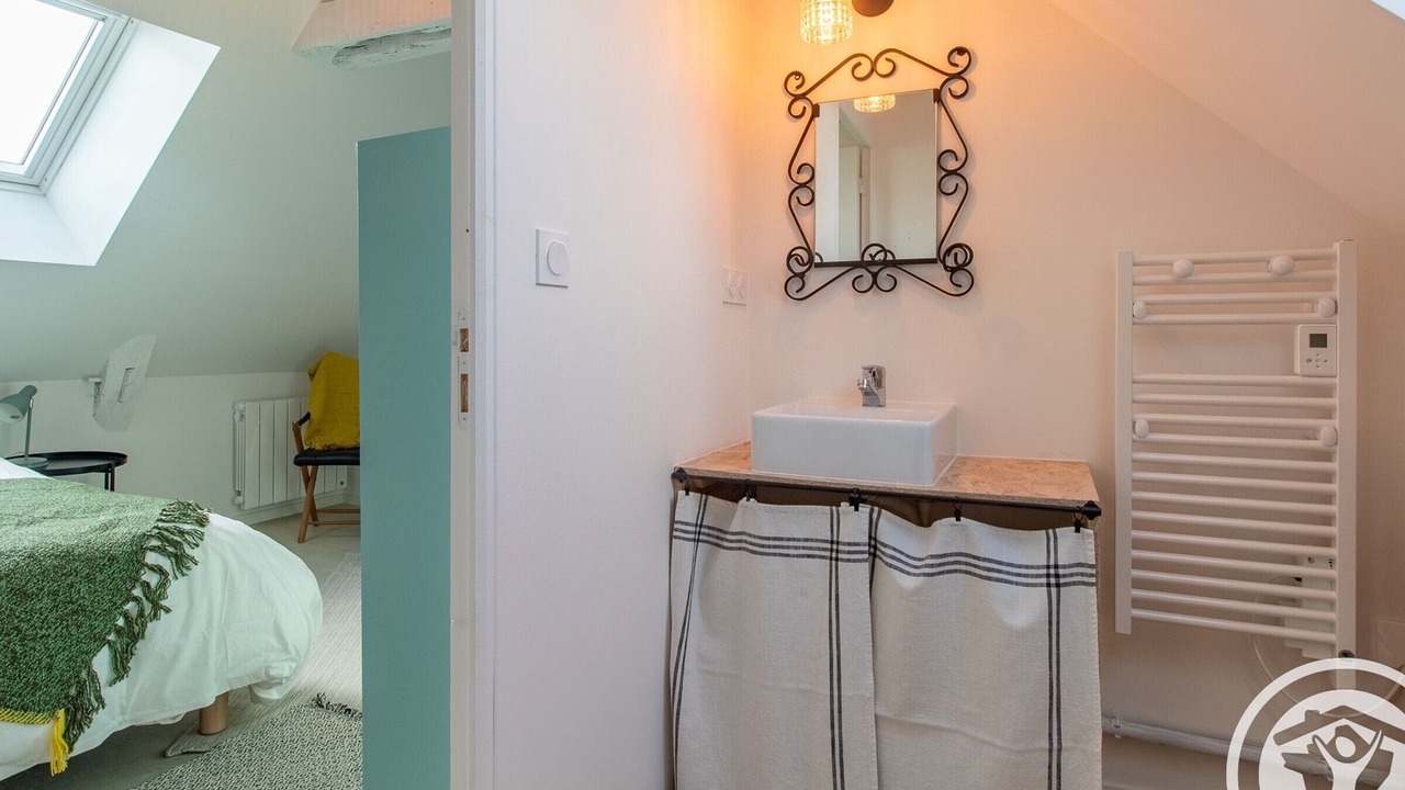 Photo of Bedroom in Val-du-Layon