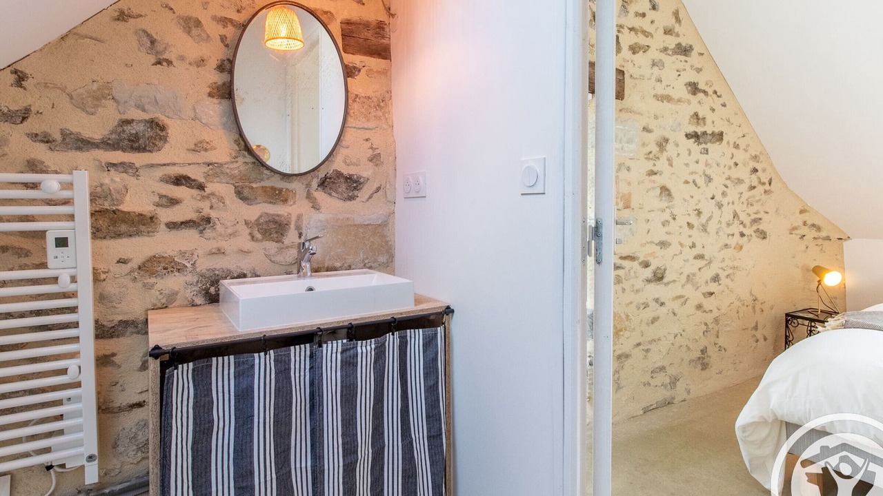 Photo of Bedroom in Val-du-Layon