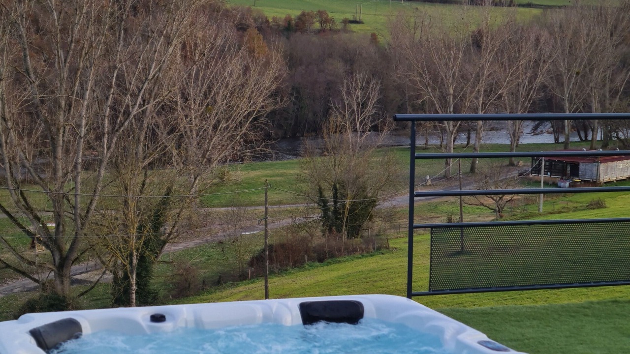Photo of Outdoor in Villeneuve-dʼAllier