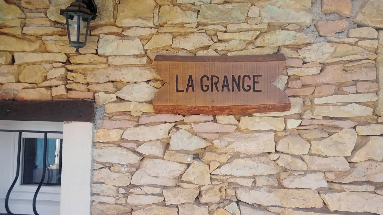 Photo of Livingroom in Arnaud-Guilhem