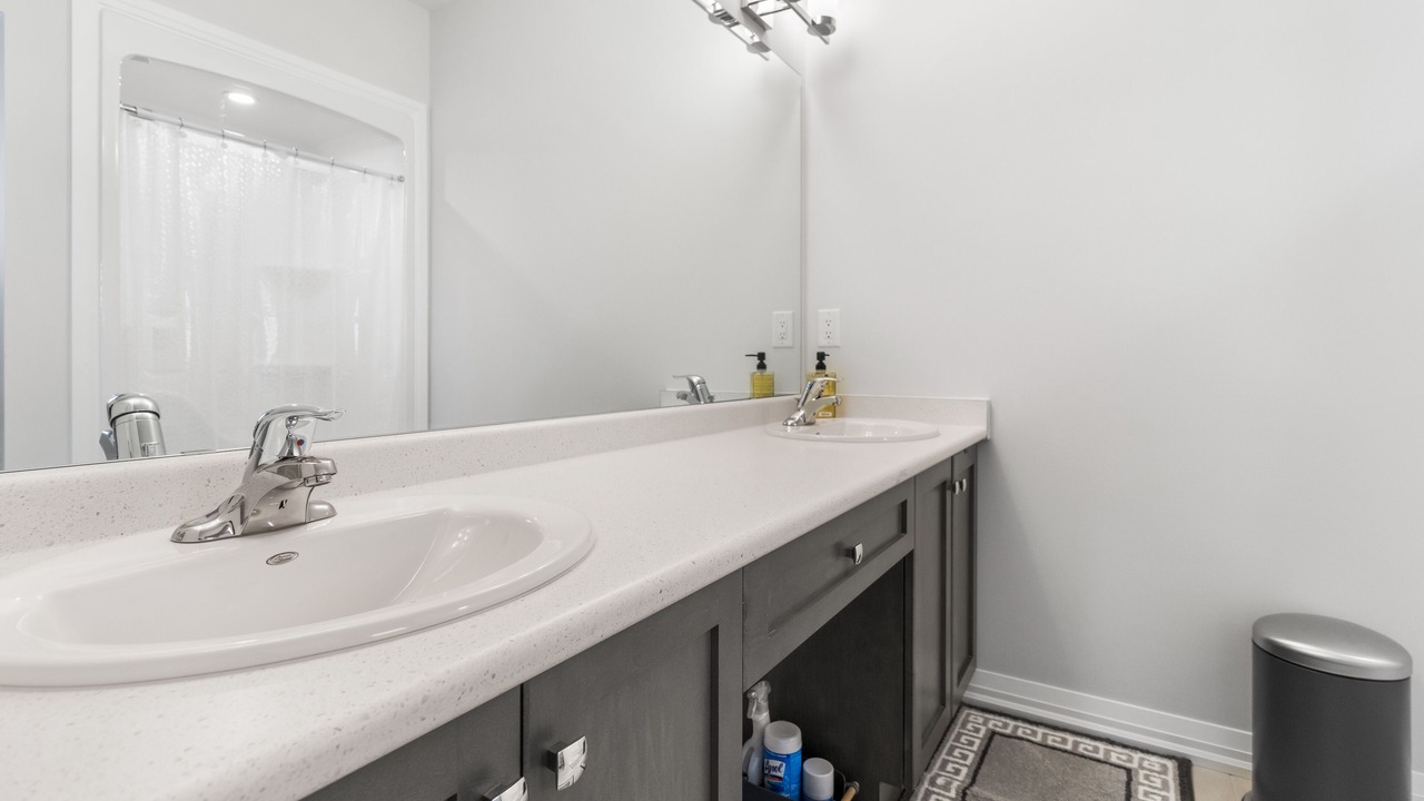 Photo of Bathroom in Niagara Falls