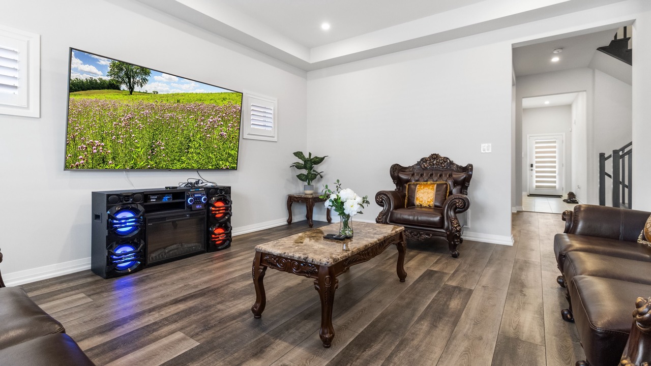 Photo of Livingroom in Niagara Falls