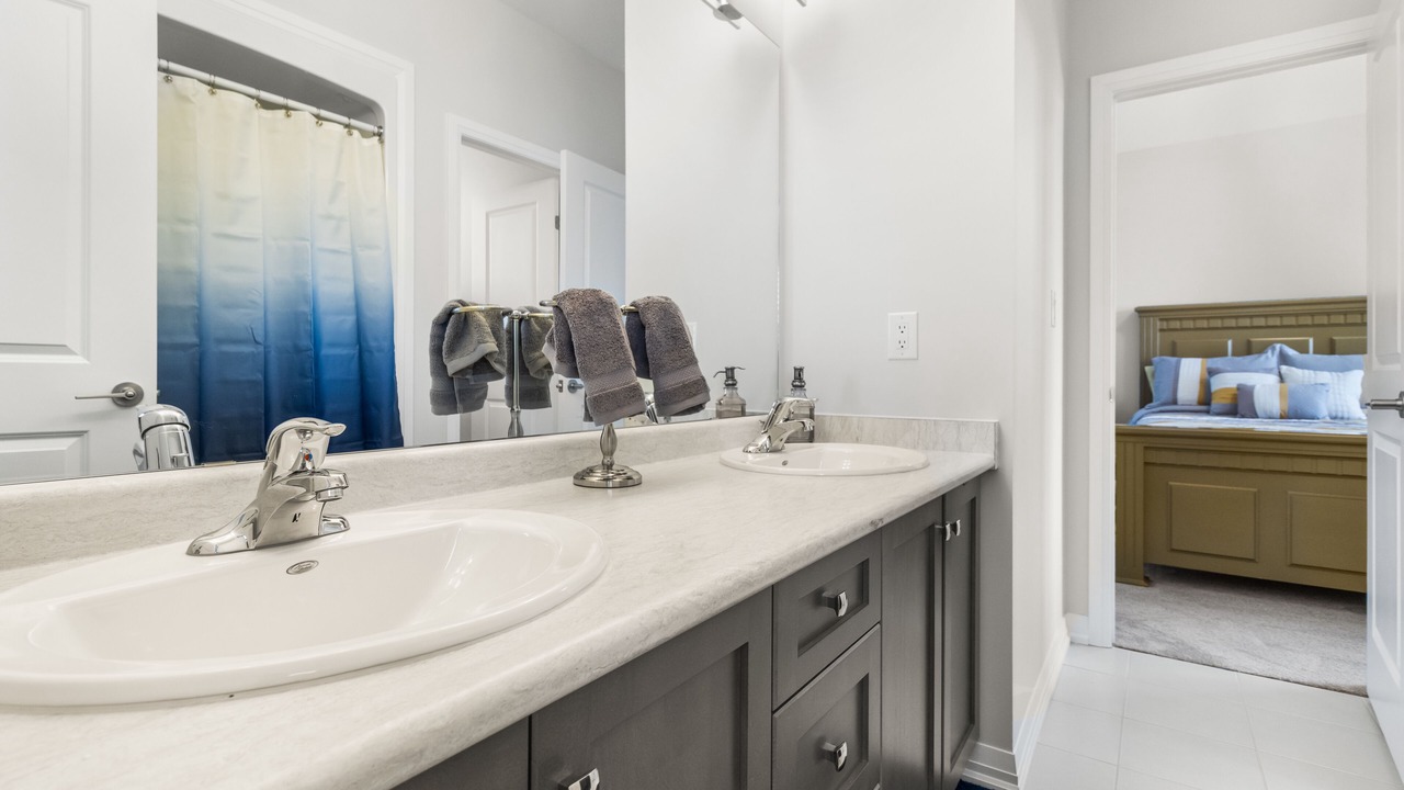 Photo of Bathroom in Niagara Falls