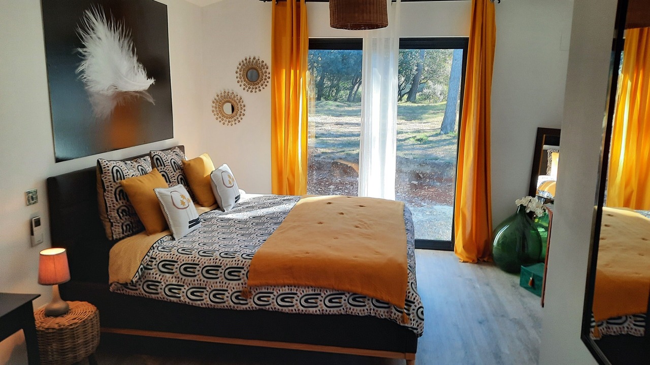 Photo of Bedroom in Uchaux