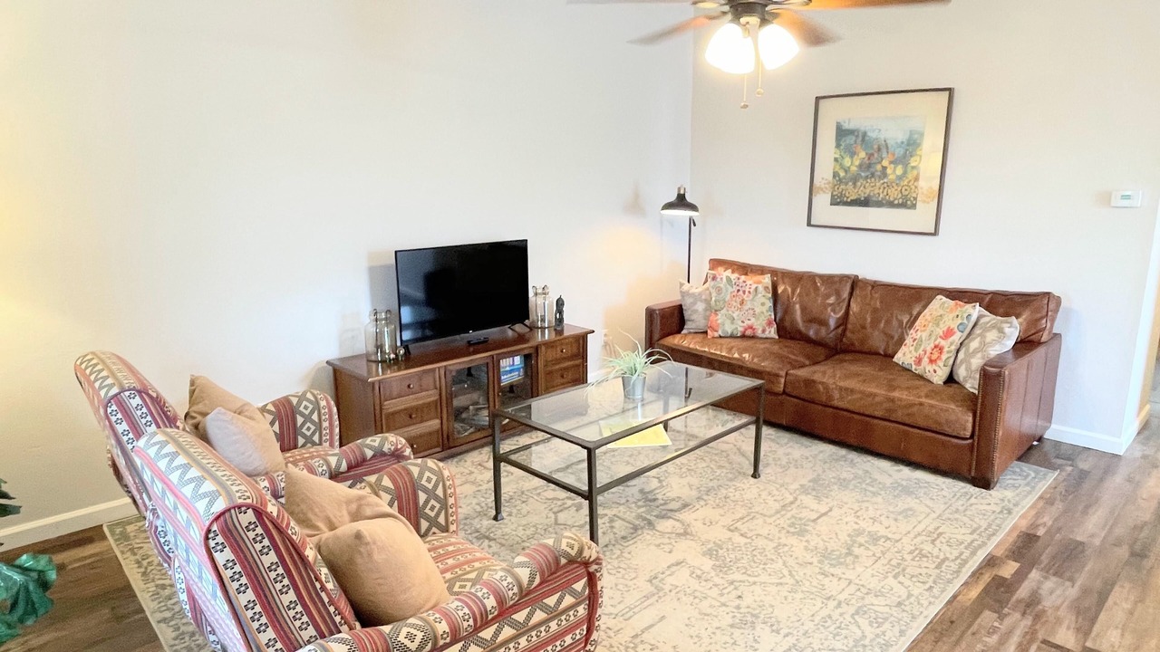 Photo of Livingroom in McNeil