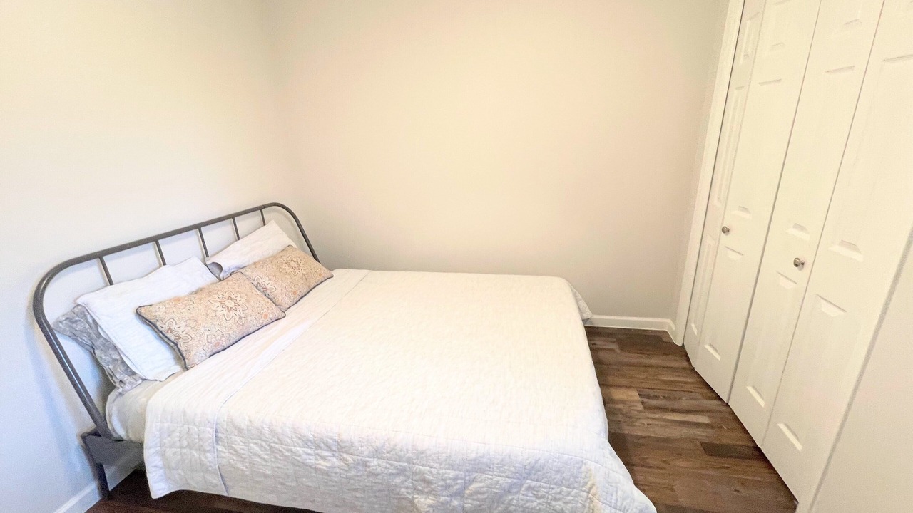Photo of Bedroom in McNeil