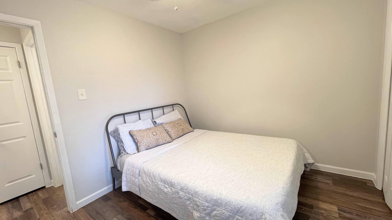 Photo of Bedroom in McNeil