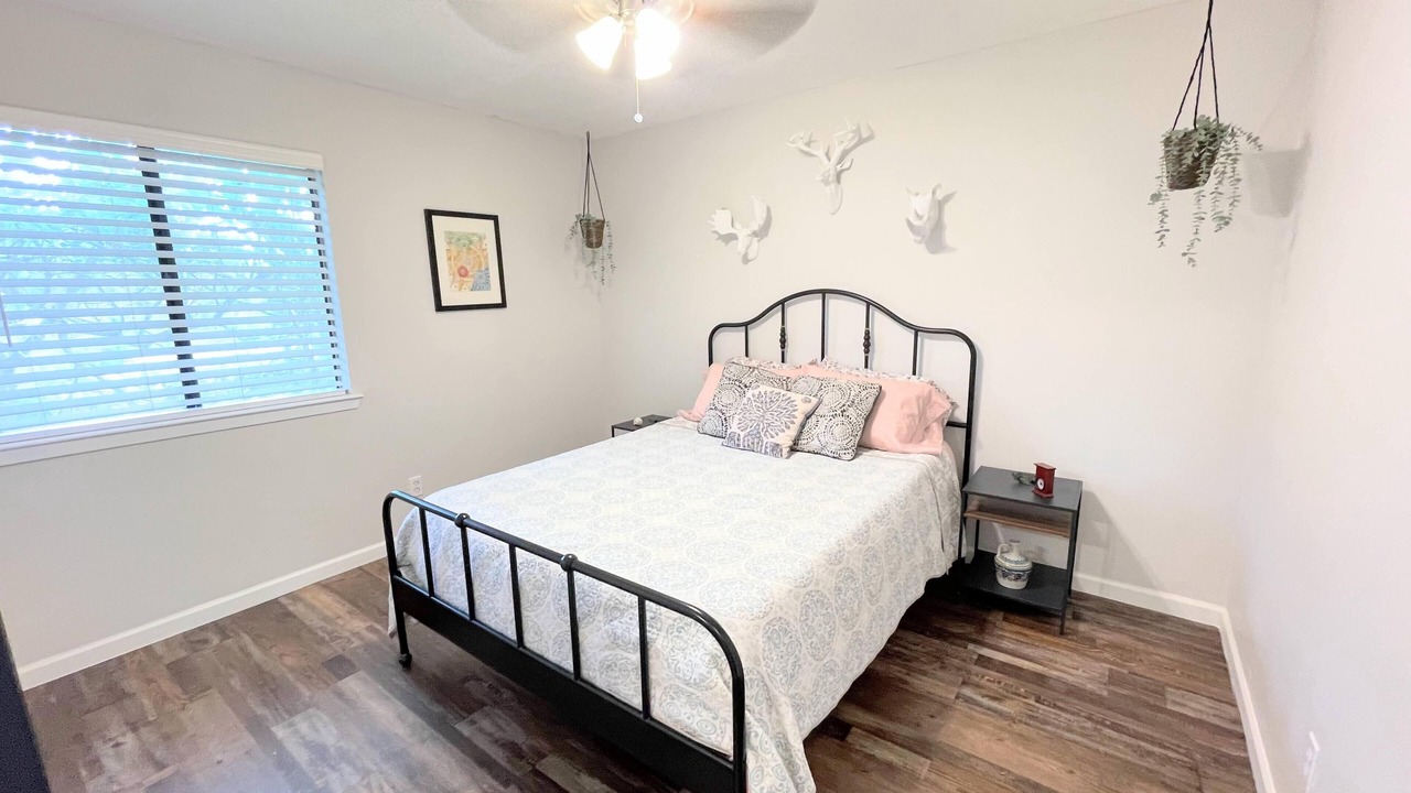 Photo of Bedroom in McNeil