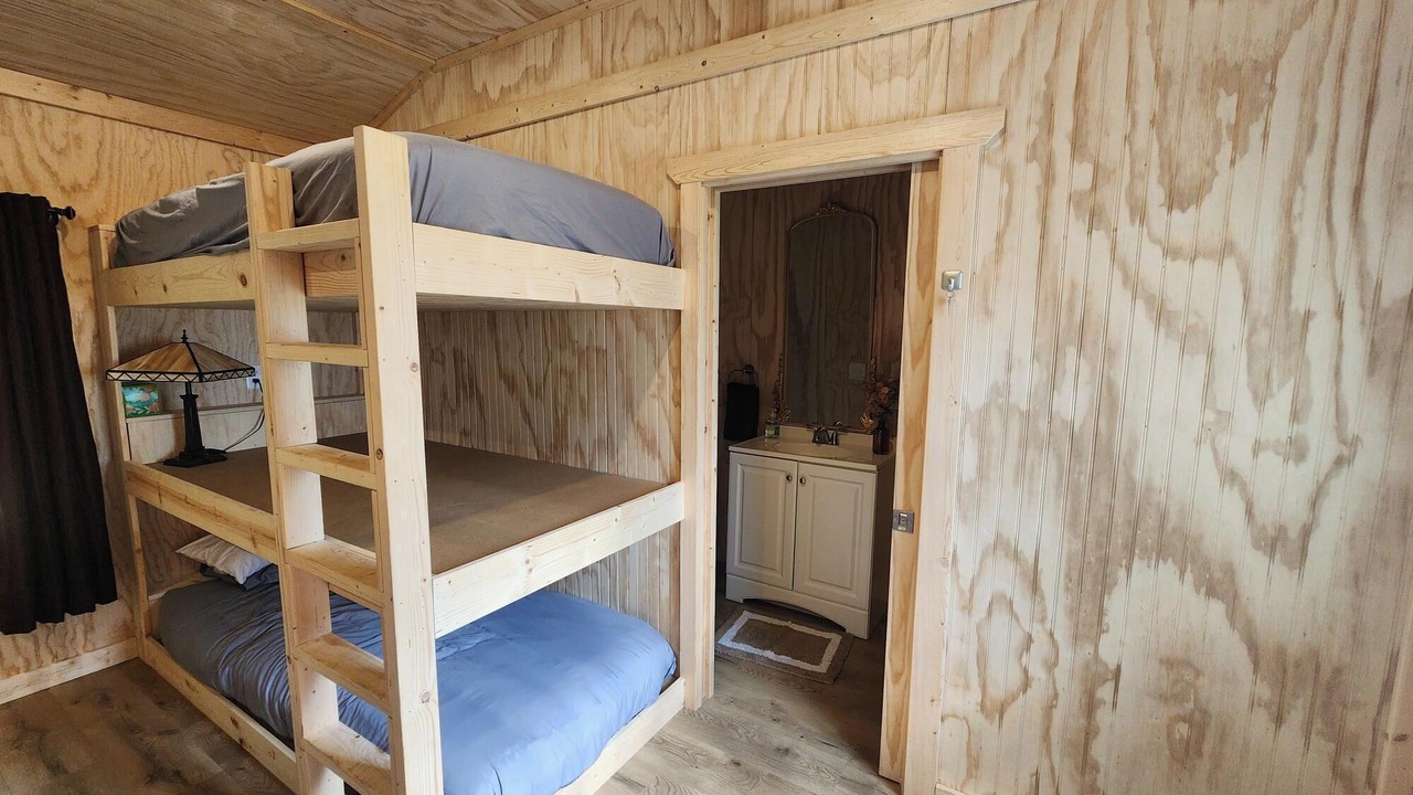 Photo of Bedroom in Holcomb