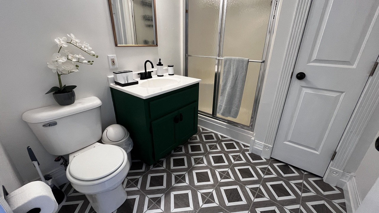 Photo of Bathroom in Mammoth Spring