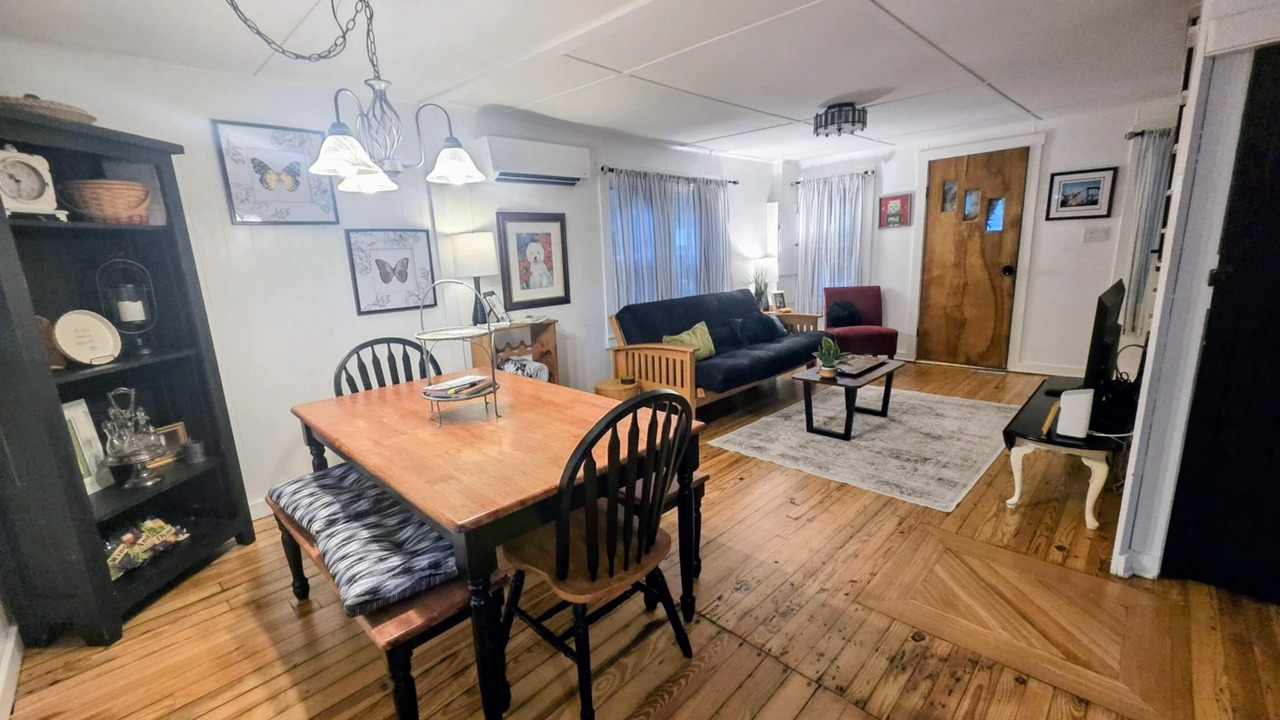 Photo of Livingroom in Mount Gretna Heights