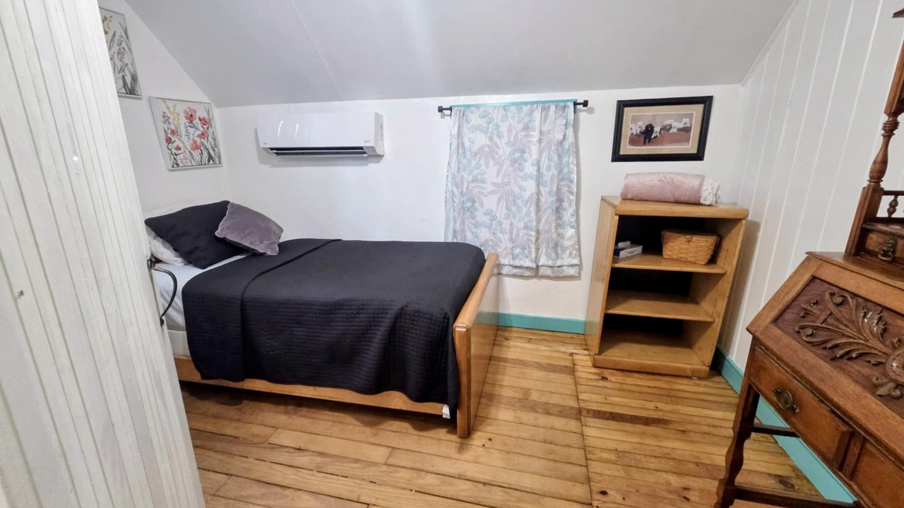 Photo of Bedroom in Mount Gretna Heights