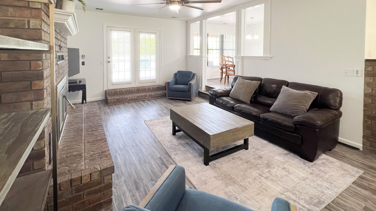 Photo of Livingroom in Proctor