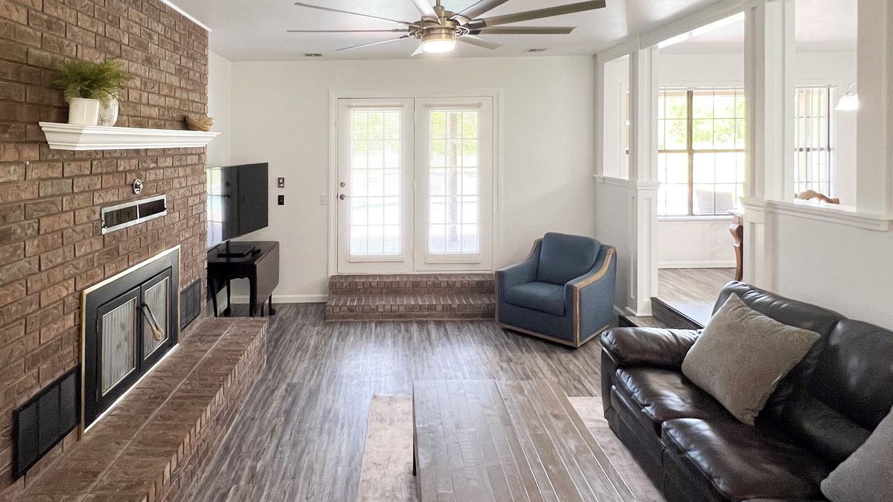 Photo of Livingroom in Proctor