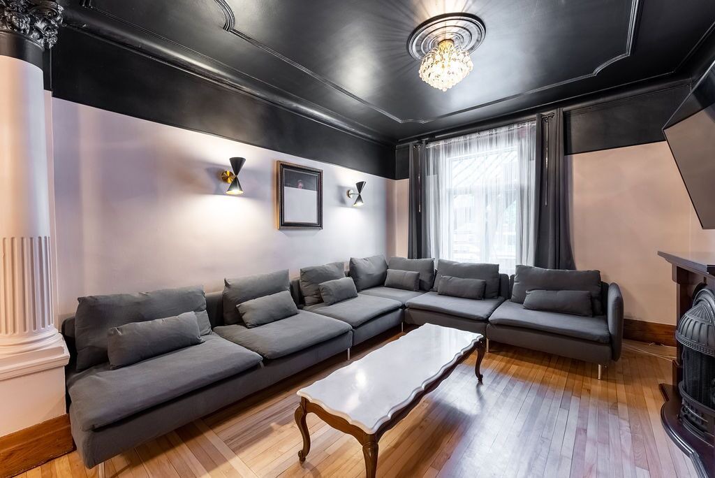 Photo of Livingroom in Hochelaga