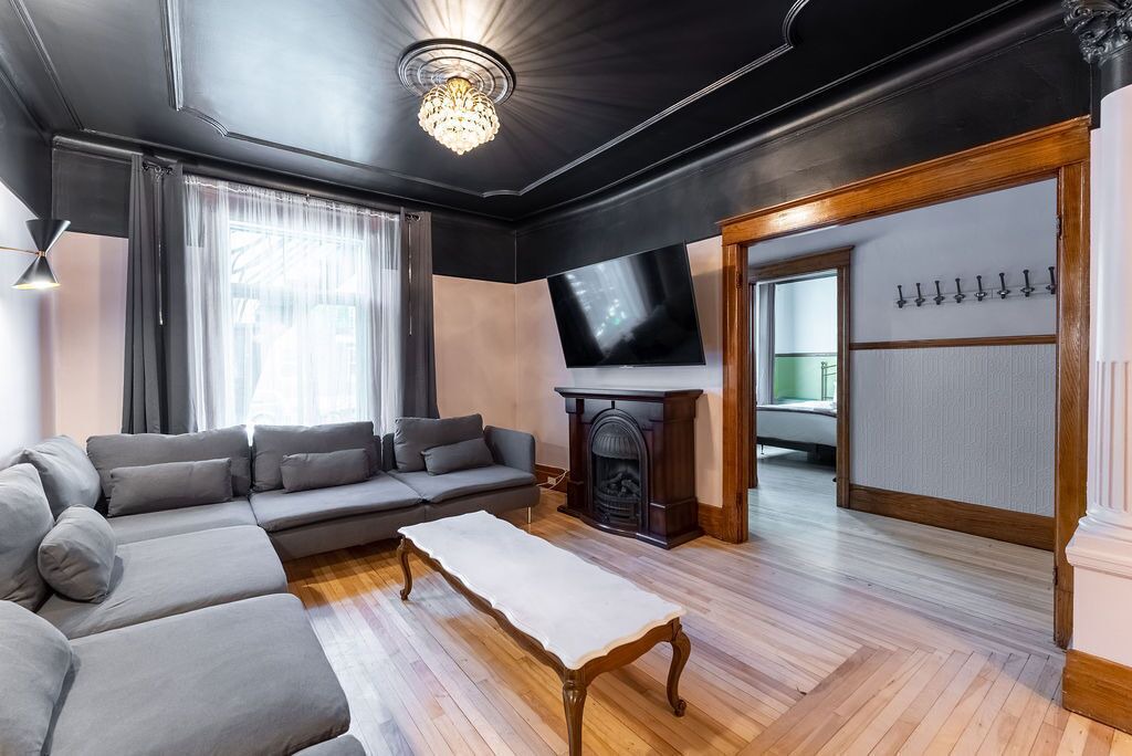 Photo of Livingroom in Hochelaga