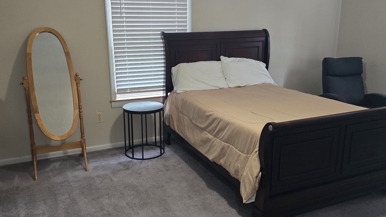 Photo of Bedroom in Rossville