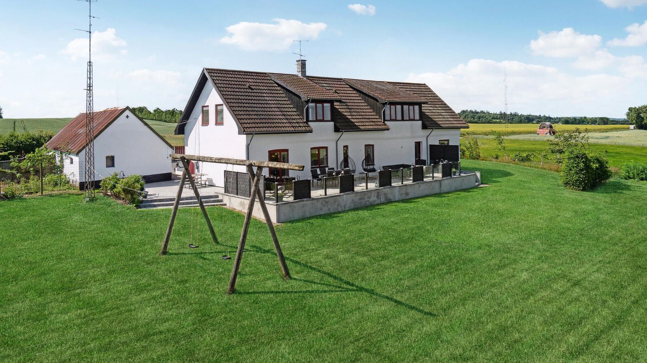 Photo of Others in Farso