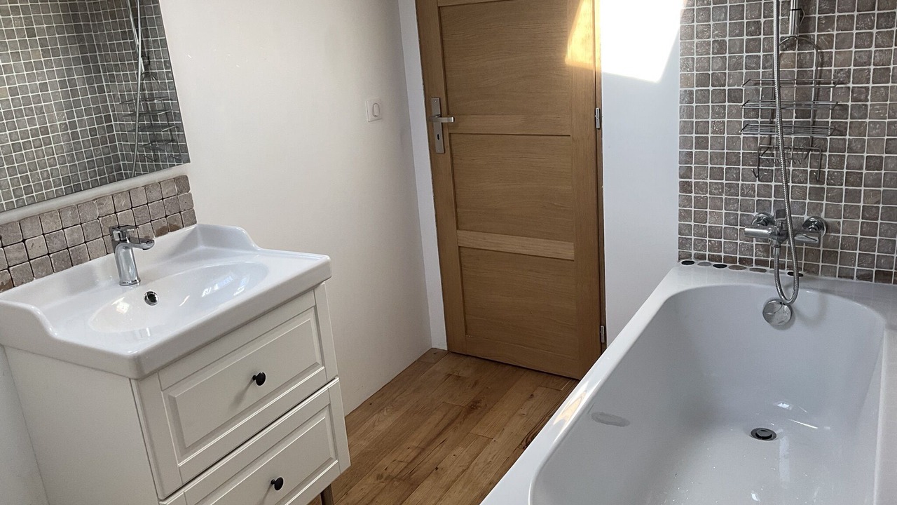 Photo of Bathroom in Saint-Privat-des-Pres