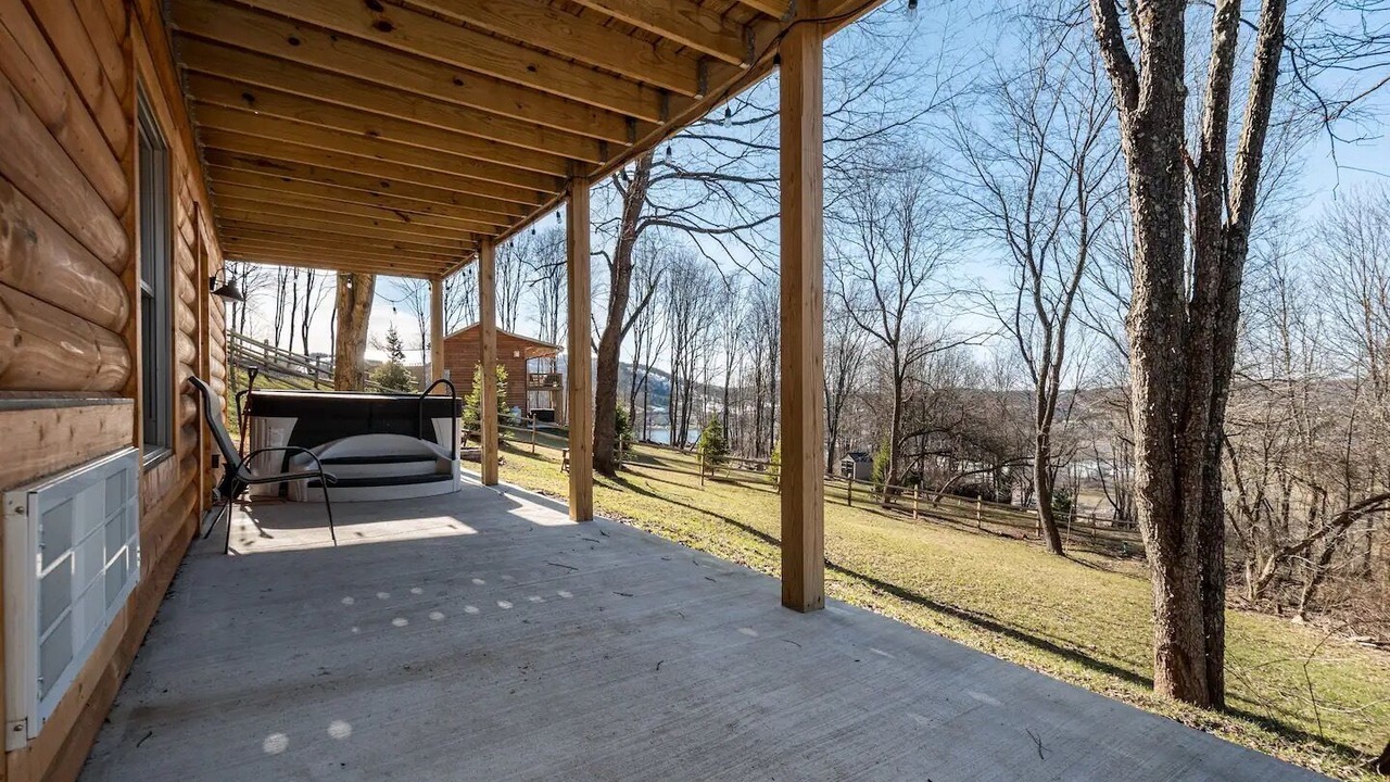 Photo of Patio Balcony in McHenry