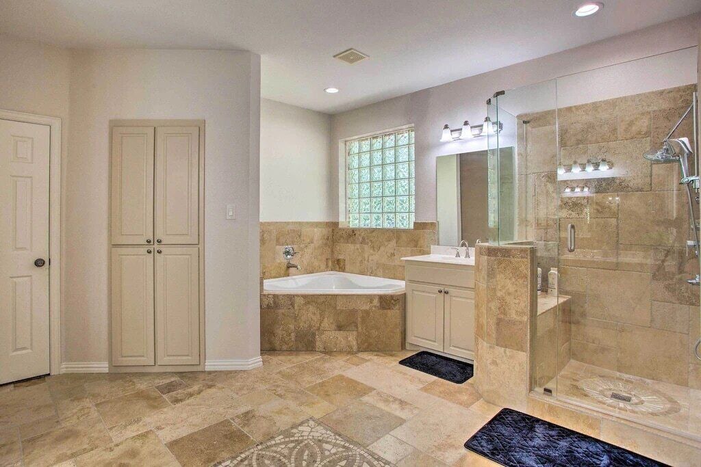 Photo of Bathroom in Allen