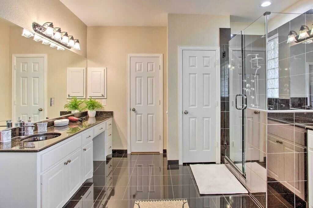 Photo of Bathroom in Allen